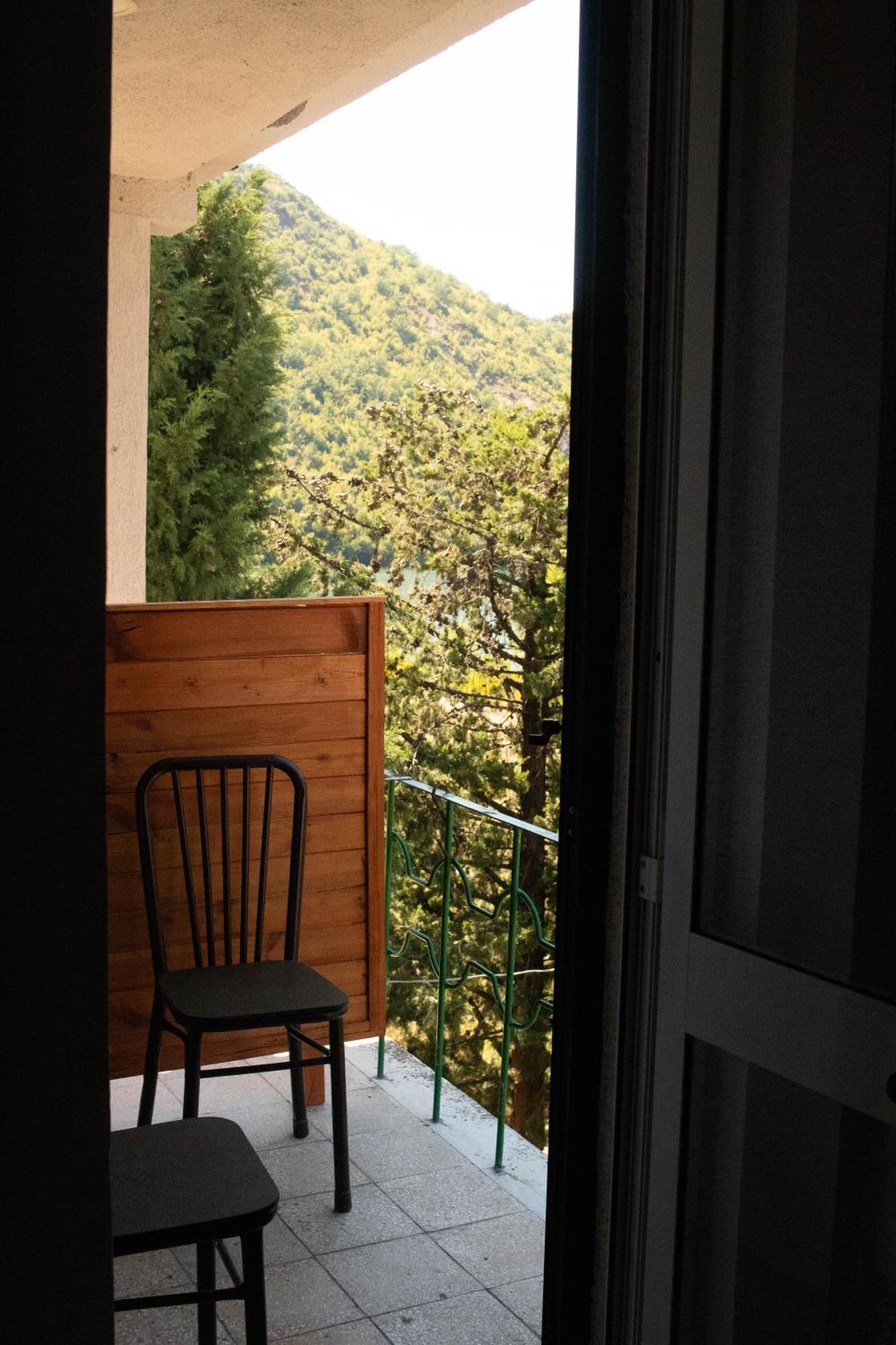Agroturizem Hotel Vila Franceze Koman Exteriör bild